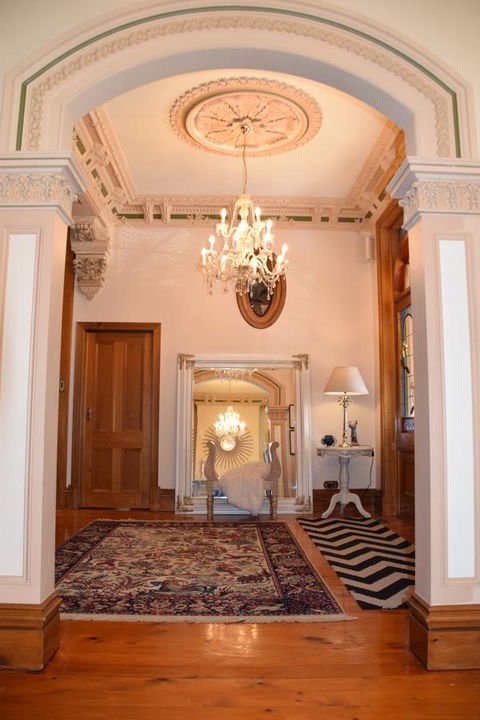 Grand Bluestone Mansion - Accommodation in Bendigo 10