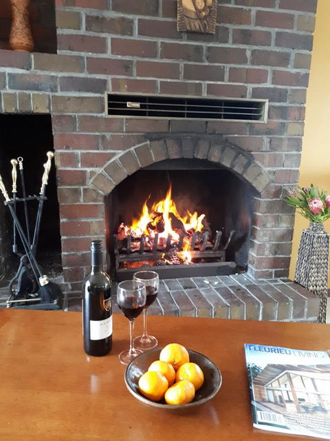 Linger Longer Vineyard - Accommodation in Bendigo 1