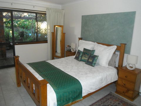 Linger Longer Vineyard - Accommodation in Bendigo 5