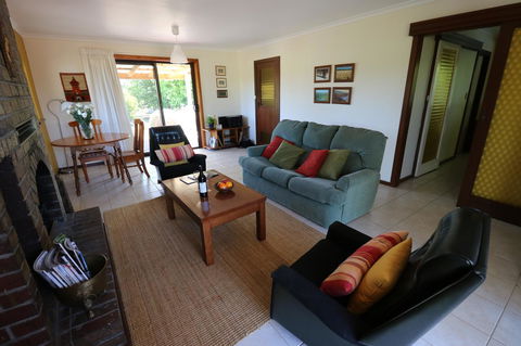 Linger Longer Vineyard - Accommodation in Bendigo 3