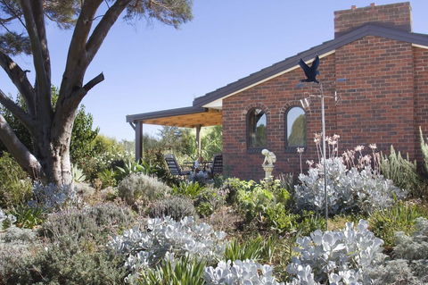 Linger Longer Vineyard - Accommodation in Bendigo 13