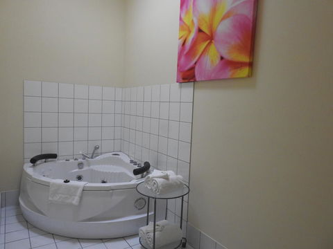 A Secret Garden - Accommodation in Bendigo 8