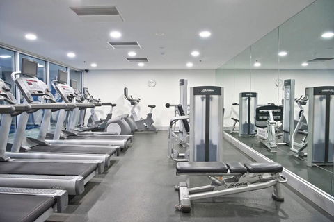 Luxury City Apt With Pool, Gym, Spa, Netflix - Accommodation in Bendigo 6