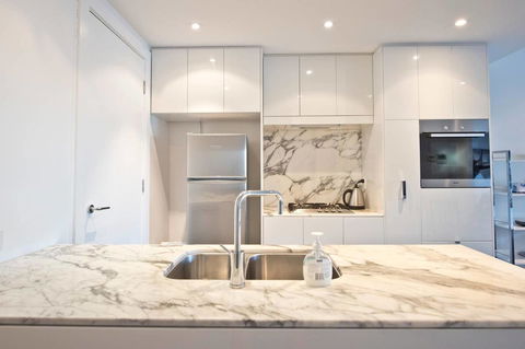 Luxury City Apt With Pool, Gym, Spa, Netflix - Accommodation in Bendigo 18
