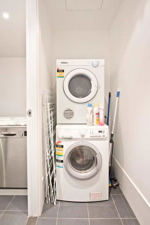 Luxury City Apt With Pool, Gym, Spa, Netflix - Accommodation in Bendigo 8