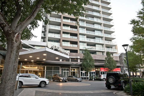Luxury City Apt With Pool, Gym, Spa, Netflix - Accommodation in Bendigo 16