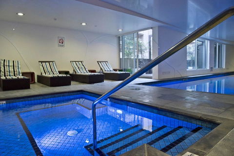 Luxury City Apt With Pool, Gym, Spa, Netflix - Accommodation in Bendigo 17