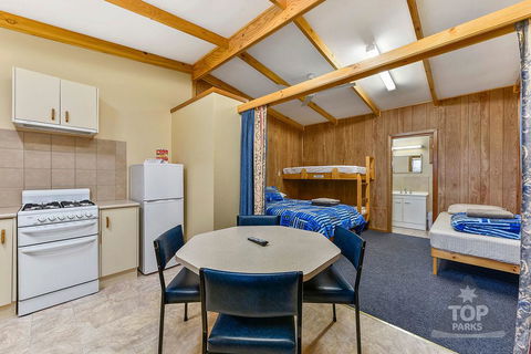 Millicent Hillview Caravan Park - Accommodation in Bendigo 18