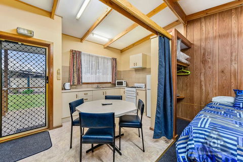 Millicent Hillview Caravan Park - Accommodation in Bendigo 19