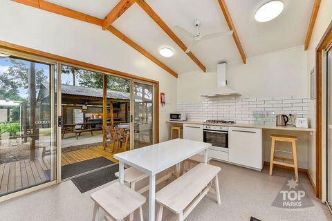 Millicent Hillview Caravan Park - Accommodation in Bendigo 21