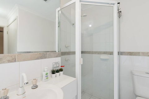 One Bedroom In Adelaideâ€™s East End FREE WIFI*Netflix*Parking - Accommodation in Bendigo 10