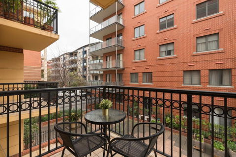 One Bedroom In Adelaideâ€™s East End FREE WIFI*Netflix*Parking - Accommodation in Bendigo 2