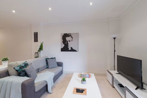 One Bedroom In Adelaideâ€™s East End FREE WIFI*Netflix*Parking - Accommodation in Bendigo 0
