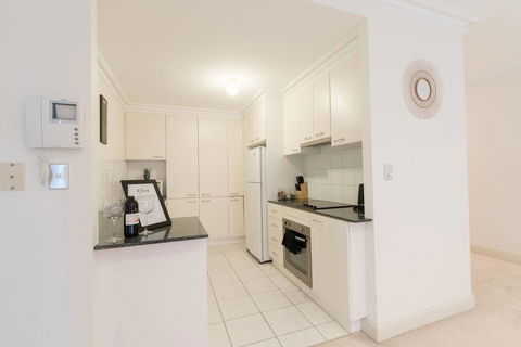 One Bedroom In Adelaideâ€™s East End FREE WIFI*Netflix*Parking - Accommodation in Bendigo 12