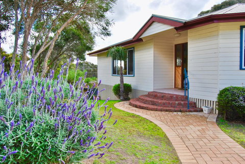 Annie\'s Balquhidder Cottage - Accommodation in Bendigo 0
