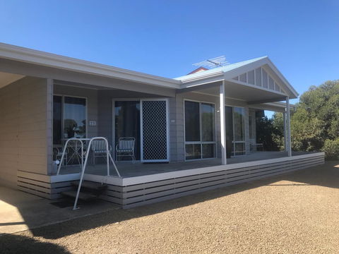 Island Break - Accommodation in Bendigo 0
