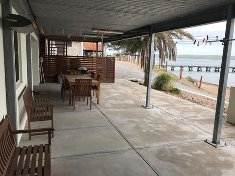 Beachside & Jetty View Apartment 6 - Captain\'s Apt - Accommodation in Bendigo 37