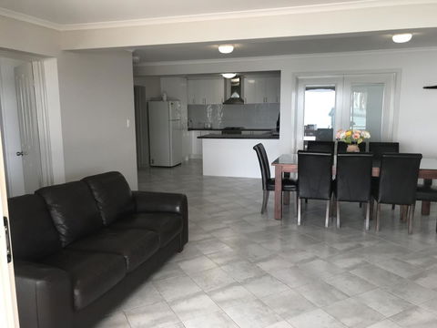 Beachside & Jetty View Apartment 6 - Captain\'s Apt - Accommodation in Bendigo 32