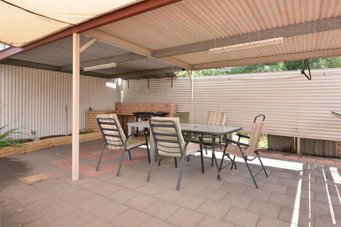 Motel Poinsettia - Accommodation in Bendigo 12