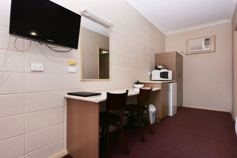 Motel Poinsettia - Accommodation in Bendigo 28