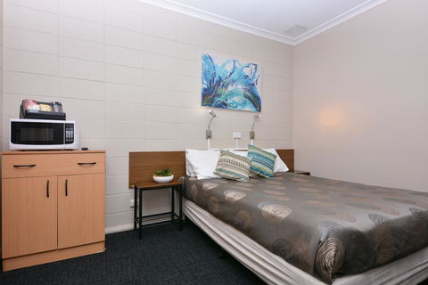 Motel Poinsettia - Accommodation in Bendigo 26