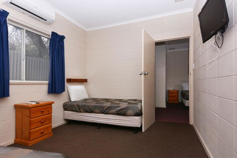 Motel Poinsettia - Accommodation in Bendigo 17