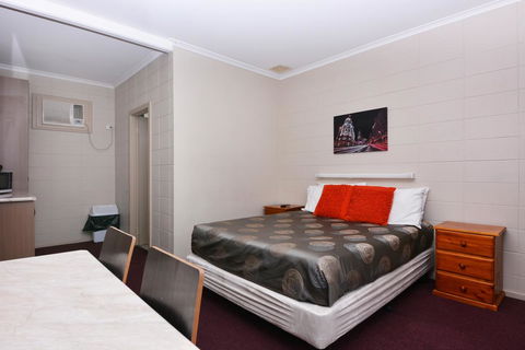 Motel Poinsettia - Accommodation in Bendigo 14