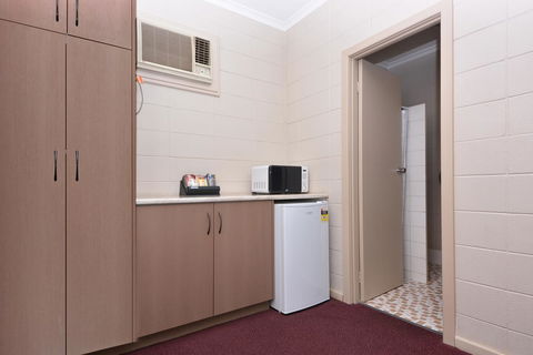 Motel Poinsettia - Accommodation in Bendigo 19