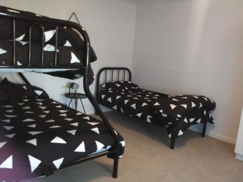 Hilltop Escape - Accommodation in Bendigo 15