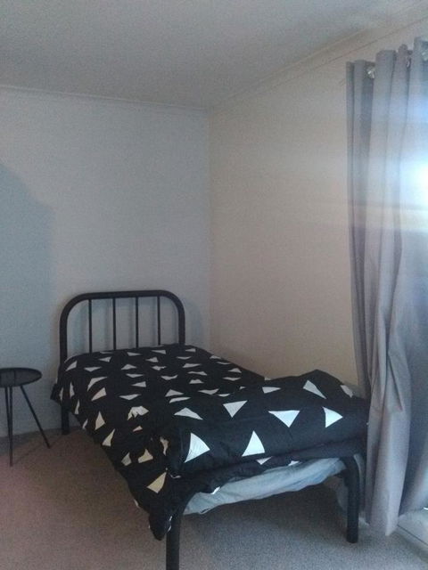 Hilltop Escape - Accommodation in Bendigo 13