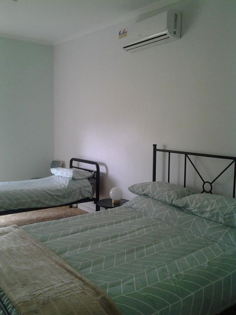 Hilltop Escape - Accommodation in Bendigo 5