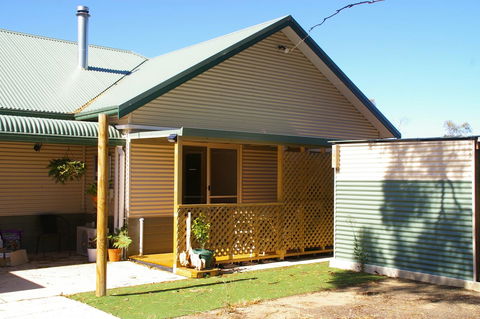 The Hakeas - Accommodation in Bendigo 0