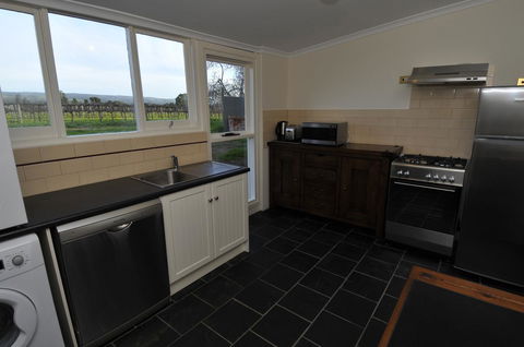 Peppermint Farm Cottage - Accommodation in Bendigo 6