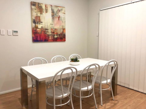 MODERN SPACIOUS 3 BR HOME - NEAR BEACH & AIRPORT - Accommodation in Bendigo 10