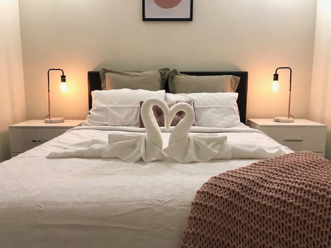 MODERN SPACIOUS 3 BR HOME - NEAR BEACH & AIRPORT - Accommodation in Bendigo 1