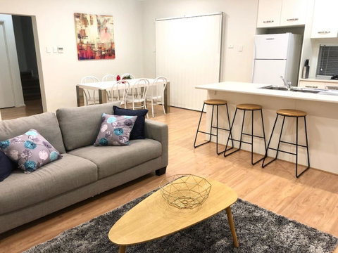MODERN SPACIOUS 3 BR HOME - NEAR BEACH & AIRPORT - Accommodation in Bendigo 8