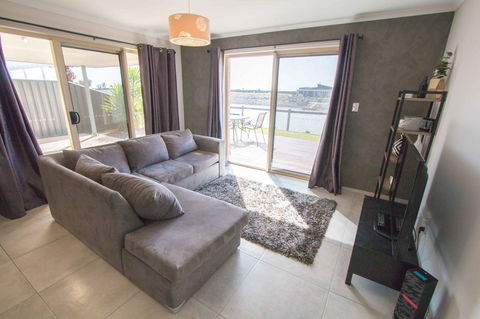 Waterfront On Jefferson, At Wellington Marina, SA - Accommodation in Bendigo 6