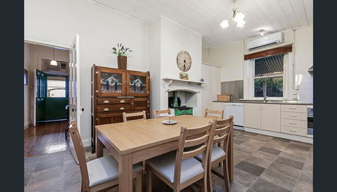Treasured Memories Cottage - Accommodation in Bendigo 9