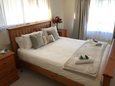 Rocks Retreat House With Sea Views - Accommodation in Bendigo 2