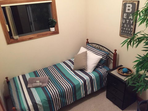 Rocks Retreat House With Sea Views - Accommodation in Bendigo 9