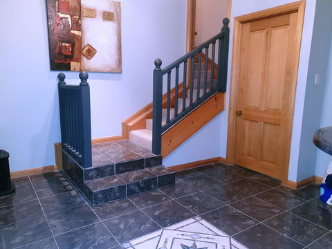 Rocks Retreat House With Sea Views - Accommodation in Bendigo 11