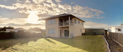 Rocks Retreat House With Sea Views - Accommodation in Bendigo 5