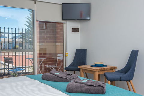 Jurien Bay Motel Apartments - Accommodation in Bendigo 8