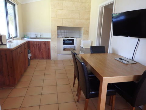 Lazy Lobster Holiday Units & Chalets - Accommodation in Bendigo 4
