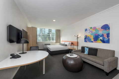 Oaks Perth Hotel - Accommodation in Bendigo 0