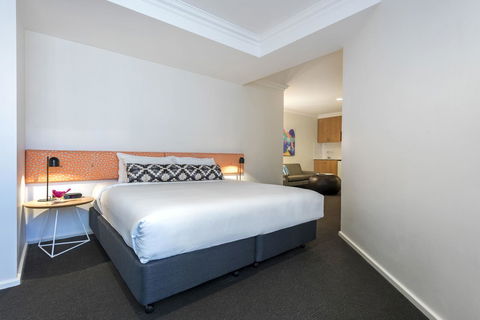 Oaks Perth Hotel - Accommodation in Bendigo 2