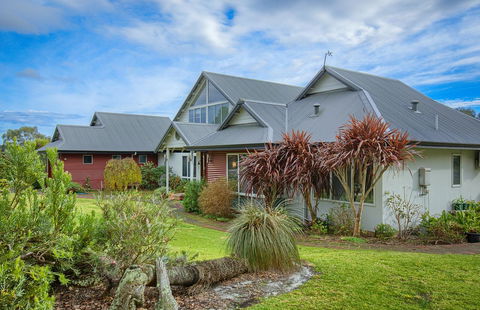 Glenelg On King Bed & Breakfast - Accommodation in Bendigo 0
