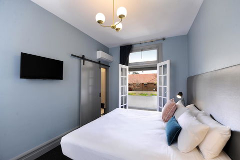 The Stirling Arms Hotel - Accommodation in Bendigo 6