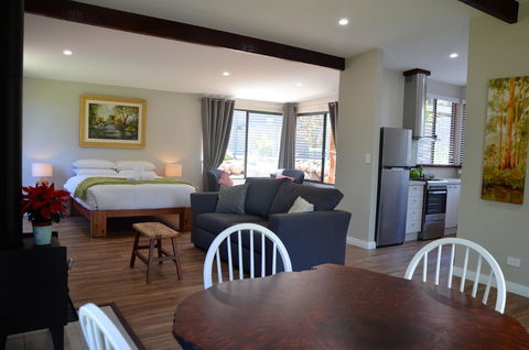 The Floating Forest - Accommodation in Bendigo 13