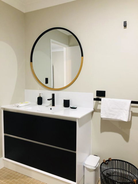 West Beach Lagoon 220 Stylish And Cozy - Accommodation in Bendigo 13